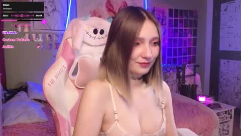 Snapshot of evie_rosen chatting on November 28, 3:09 am Evie online show from November 28, 3:09 am