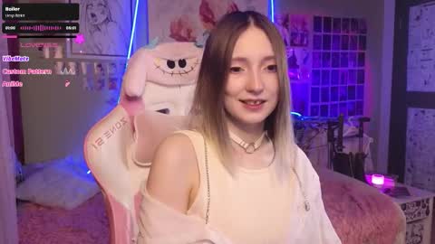 Snapshot of evie_rosen chatting on November 29, 9:18 pm Evie online show from November 29, 9:18 pm