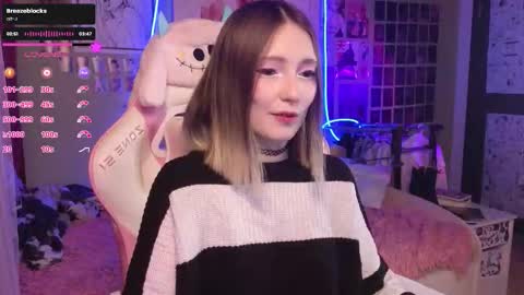 Snapshot of evie_rosen chatting on December 4, 8:28 pm Evie online show from December 4, 8:28 pm