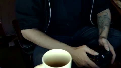 Snapshot of evilshadow41 chatting on January 28, 1:08 am Shadow online show from January 28, 1:08 am