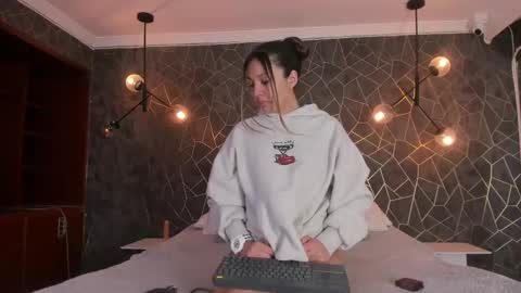 Snapshot of evolette_angels chatting on September 16, 9:27 pm EVOLETTE ANGELS online show from September 16, 9:27 pm