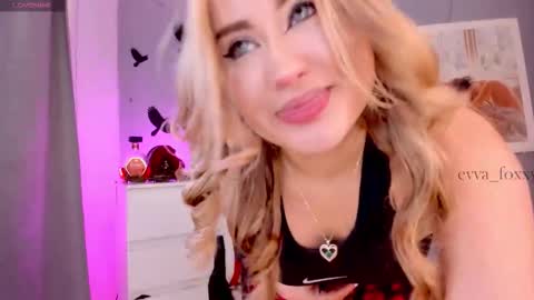evva_foxxy online show from November 4, 3:00 pm