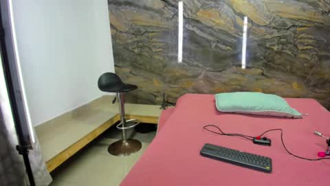 evy_connor online show from December 3, 11:30 am