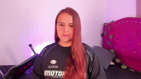 Snapshot of evy_orange1 chatting on January 28, 5:56 pm EVY online show from January 28, 5:56 pm