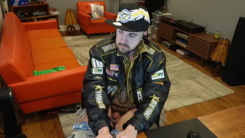 Snapshot of exjockstud chatting on December 7, 2:31 am exjockstud online show from December 7, 2:31 am