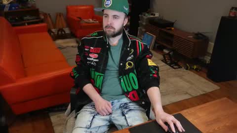 Snapshot of exjockstud chatting on December 22, 2:30 am exjockstud online show from December 22, 2:30 am