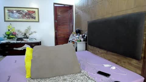 Snapshot of exotic_angel69 chatting on March 11, 6:53 am voloptous mommy angel online show from March 11, 6:53 am