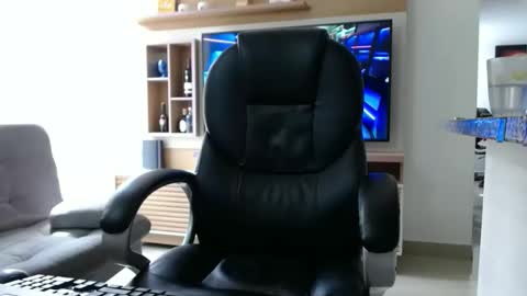 Snapshot of exotic_dude chatting on December 15, 4:55 pm camilo online show from December 15, 4:55 pm