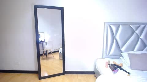 Snapshot of exotic_karmella chatting on December 5, 1:14 am exotic_karmella online show from December 5, 1:14 am