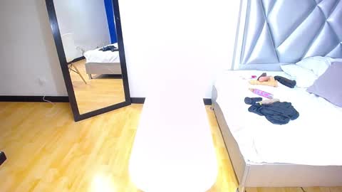 Snapshot of exotic_karmella chatting on December 6, 1:18 am exotic_karmella online show from December 6, 1:18 am