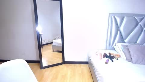 Snapshot of exotic_karmella chatting on December 11, 8:50 pm exotic_karmella online show from December 11, 8:50 pm