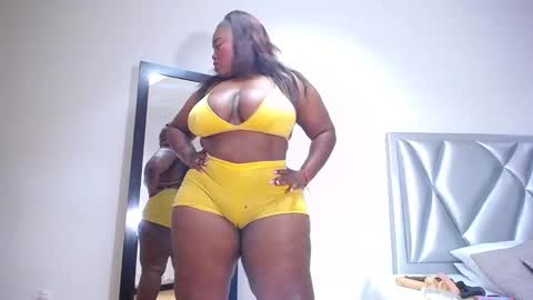 Snapshot of exotic_karmella chatting on December 12, 9:58 pm exotic_karmella online show from December 12, 9:58 pm