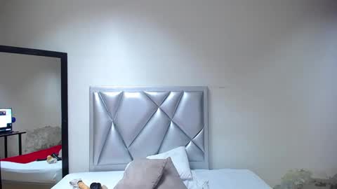 Snapshot of exotic_karmella chatting on February 4, 10:02 pm exotic_karmella online show from February 4, 10:02 pm