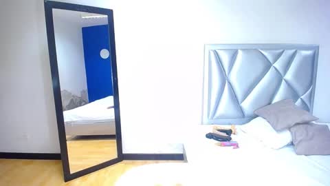Snapshot of exotic_karmella chatting on February 15, 8:43 pm exotic_karmella online show from February 15, 8:43 pm