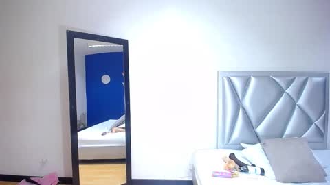 Snapshot of exotic_karmella chatting on February 25, 8:41 pm exotic_karmella online show from February 25, 8:41 pm
