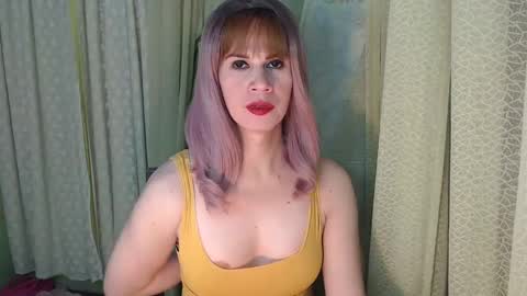 Snapshot of exoticbabes chatting on December 23, 5:49 am exoticbabes online show from December 23, 5:49 am