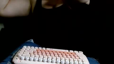 Snapshot of exoticlexi chatting on November 28, 6:05 am Exoticlexxii online show from November 28, 6:05 am