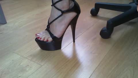 Elise online show from October 21, 1:23 pm