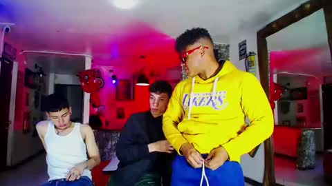 Snapshot of extrangers chatting on January 20, 12:18 pm extrangers online show from January 20, 12:18 pm