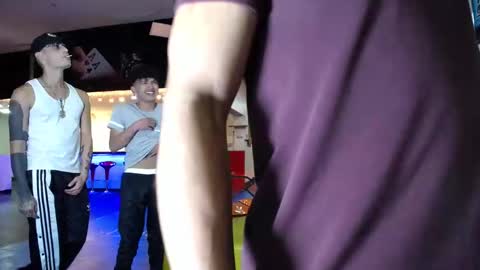 Snapshot of extrangers chatting on March 8, 12:09 pm extrangers online show from March 8, 12:09 pm