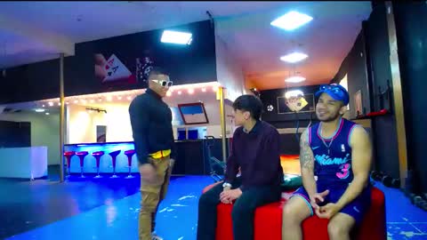 Snapshot of extrangers chatting on September 26, 11:36 am extrangers online show from September 26, 11:36 am