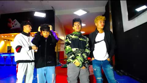 Snapshot of extrangers chatting on October 7, 12:13 pm extrangers online show from October 7, 12:13 pm