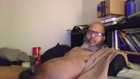 Snapshot of eyequee0007 chatting on December 5, 3:04 am eyequee0007 online show from December 5, 3:04 am