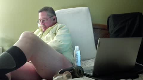 Snapshot of eyeswideshut63 chatting on December 19, 8:56 am Eyeswideshut63 online show from December 19, 8:56 am