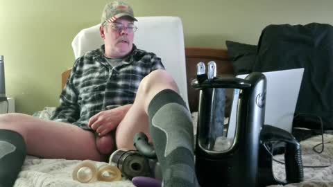 Snapshot of eyeswideshut63 chatting on December 31, 4:25 pm Eyeswideshut63 online show from December 31, 4:25 pm