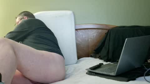 Snapshot of eyeswideshut63 chatting on January 31, 2:28 pm Eyeswideshut63 online show from January 31, 2:28 pm