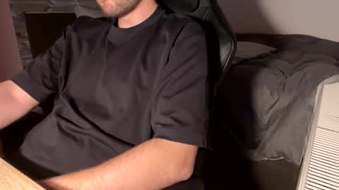 Snapshot of fabian_196 chatting on December 14, 7:03 pm Call me bitch online show from December 14, 7:03 pm