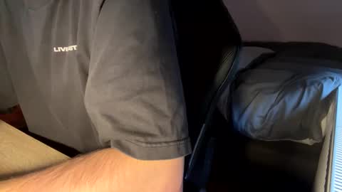 Snapshot of fabian_196 chatting on December 19, 2:02 pm Call me bitch online show from December 19, 2:02 pm