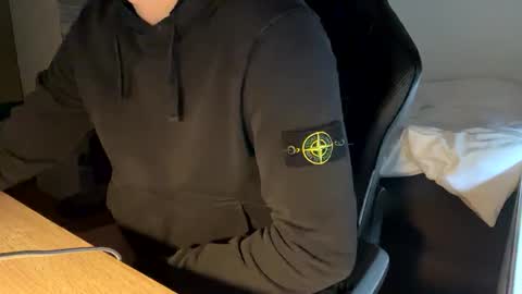 Snapshot of fabian_196 chatting on December 31, 10:15 am Call me bitch online show from December 31, 10:15 am