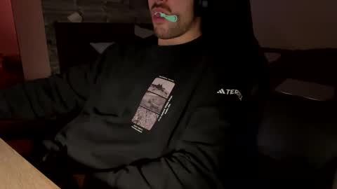 Snapshot of fabian_196 chatting on January 15, 7:23 pm Call me bitch online show from January 15, 7:23 pm