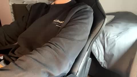 Snapshot of fabian_196 chatting on February 15, 12:54 pm Call me bitch online show from February 15, 12:54 pm