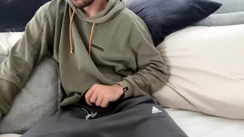 Snapshot of fabian_196 chatting on October 23, 10:58 am Call me bitch online show from October 23, 10:58 am