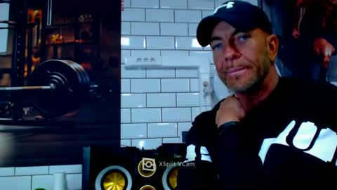 fabxxxl online show from February 12, 9:10 am