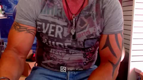 Snapshot of fabxxxl chatting on April 23, 12:29 pm fabxxxl online show from April 23, 12:29 pm
