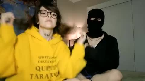 Snapshot of faerienugs chatting on December 17, 4:34 am Faerie 3 online show from December 17, 4:34 am