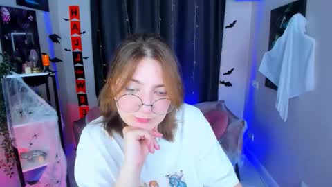 Snapshot of fairy_tara chatting on November 1, 1:35 pm Tara online show from November 1, 1:35 pm