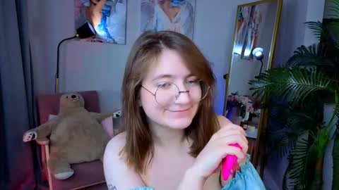 Snapshot of fairy_tara chatting on November 12, 6:14 am Tara online show from November 12, 6:14 am