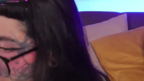 Snapshot of fairyflexxx chatting on December 5, 12:08 am Fairy online show from December 5, 12:08 am