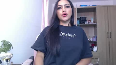 Snapshot of fairylatin chatting on December 16, 1:43 pm fairylatin online show from December 16, 1:43 pm