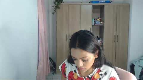 Snapshot of fairylatin chatting on December 25, 11:00 am fairylatin online show from December 25, 11:00 am