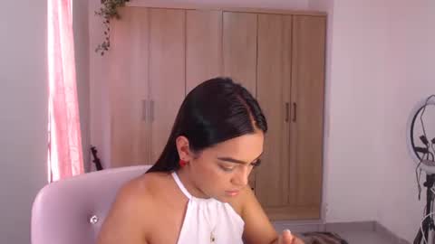 Snapshot of fairylatin chatting on February 4, 6:49 pm fairylatin online show from February 4, 6:49 pm
