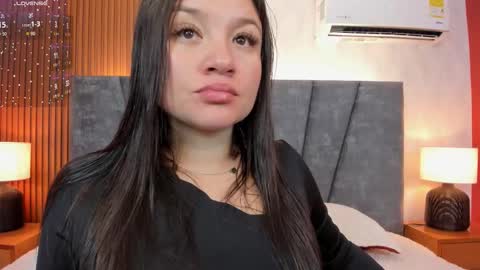 Snapshot of falaksweet_ chatting on January 8, 12:29 pm Leila.... online show from January 8, 12:29 pm