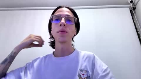 Micke online show from December 5, 1:03 am