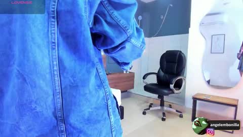 Snapshot of fallen_angel999888 chatting on November 8, 12:05 pm Angel online show from November 8, 12:05 pm