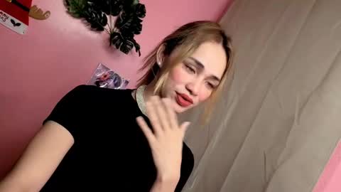 Snapshot of familystroke_twinny8 chatting on December 15, 5:45 am Alexandra x Alexandro online show from December 15, 5:45 am