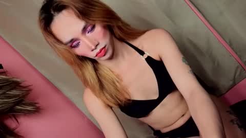 Snapshot of familystroke_twinny8 chatting on February 17, 10:40 am Alexandra x Alexandro online show from February 17, 10:40 am